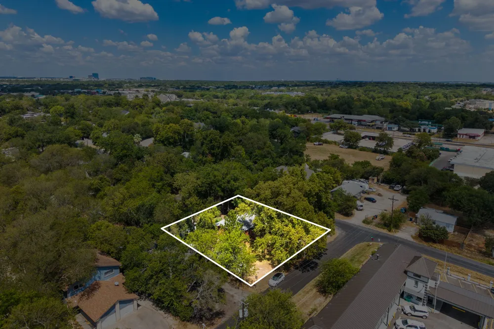 9106 Capitol Drive Austin, TX 78753