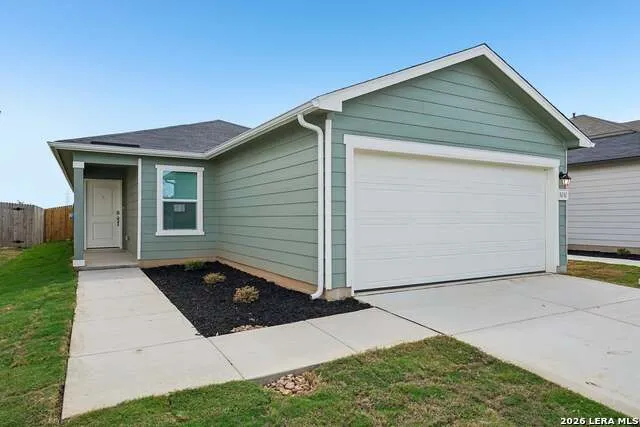 5030 BIG OAK RUN Elmendorf, TX 78112