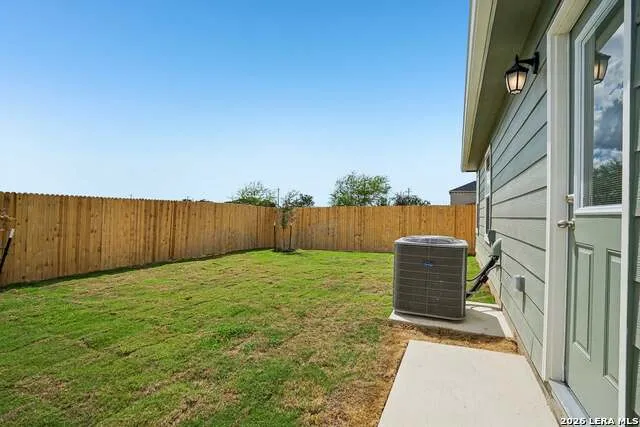 5030 BIG OAK RUN Elmendorf, TX 78112