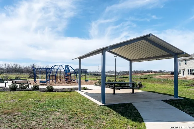 5030 BIG OAK RUN Elmendorf, TX 78112