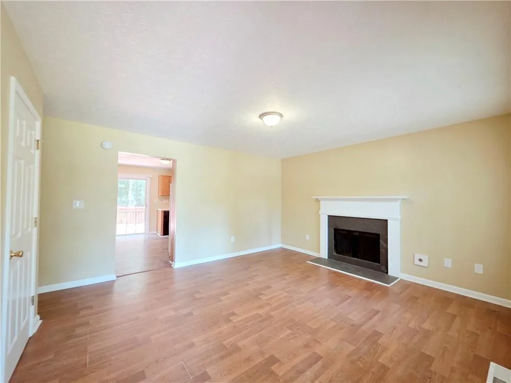 186 S Red Oak Way Temple, GA 30179