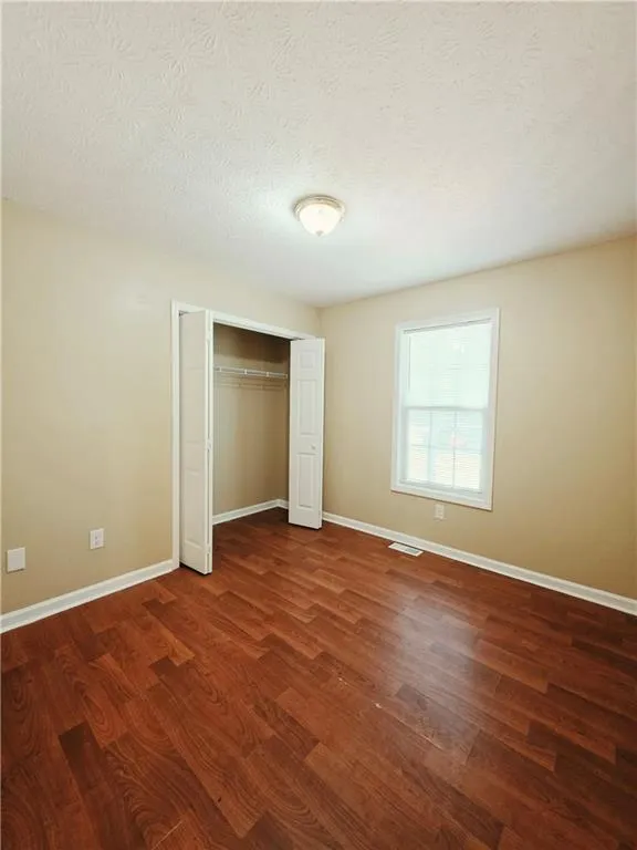 186 S Red Oak Way Temple, GA 30179