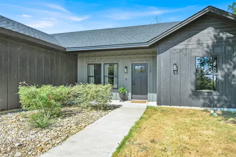 928 Country Club Road