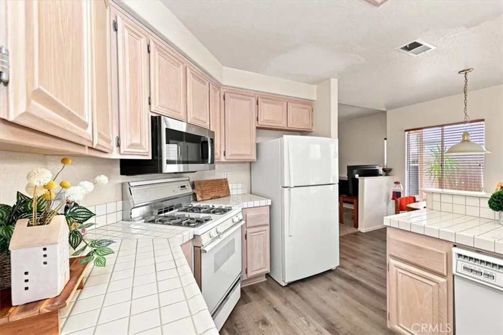 39876 Via Castana Murrieta, CA 92563