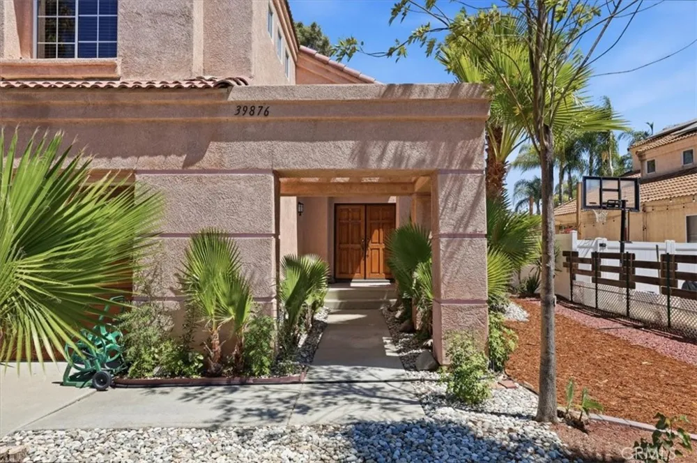 39876 Via Castana Murrieta, CA 92563