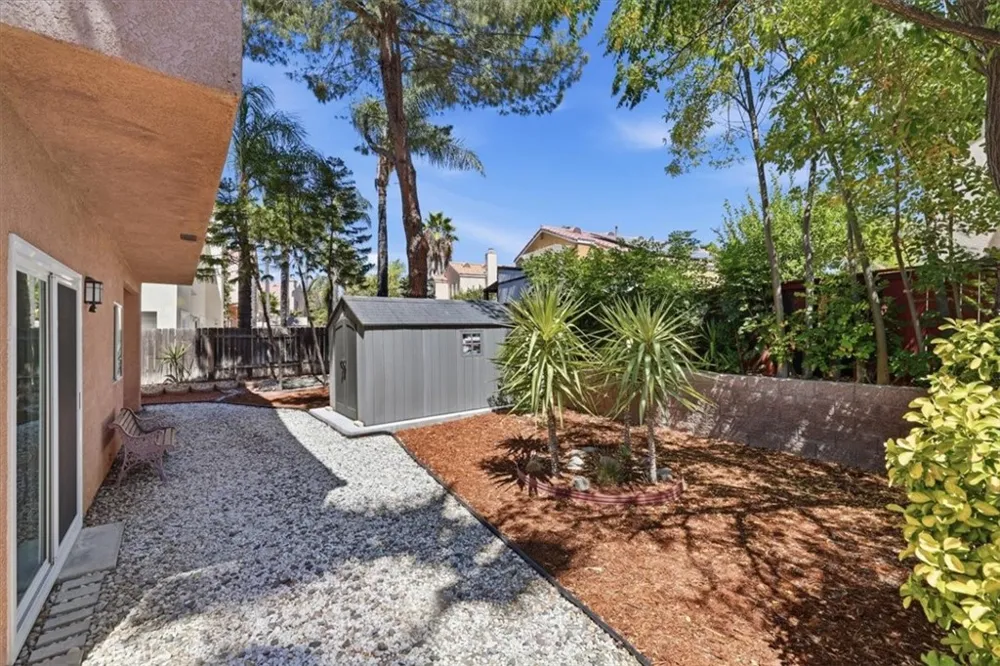 39876 Via Castana Murrieta, CA 92563