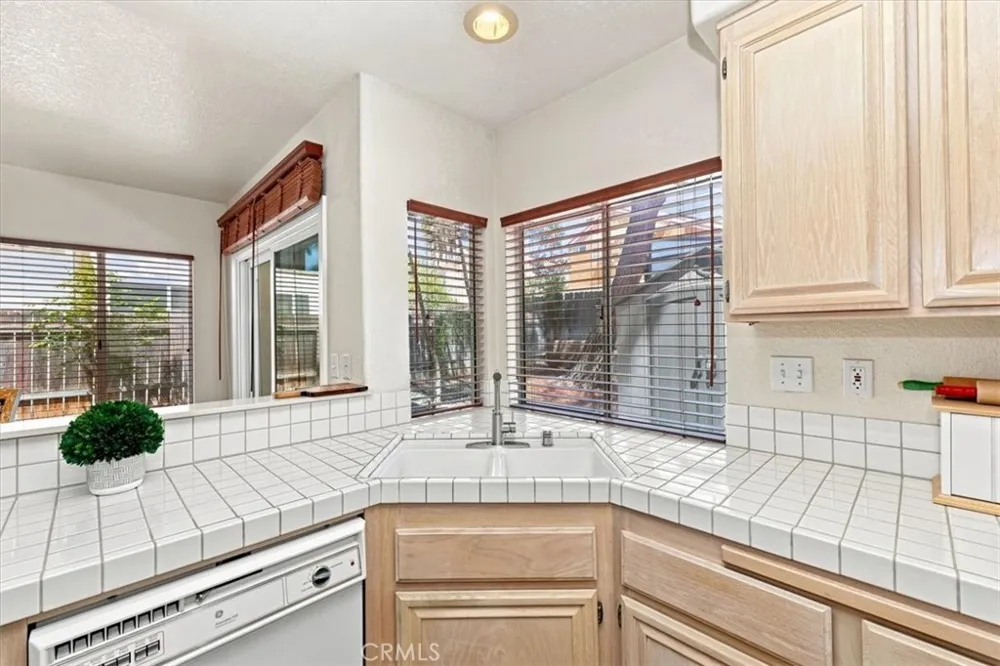 39876 Via Castana Murrieta, CA 92563