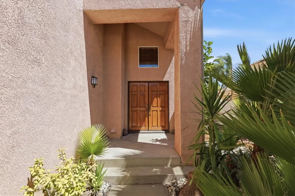 39876 Via Castana Murrieta, CA 92563