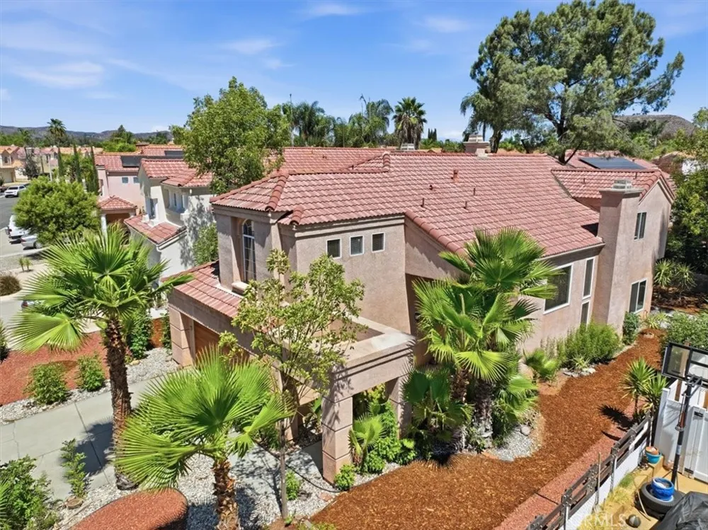 39876 Via Castana Murrieta, CA 92563