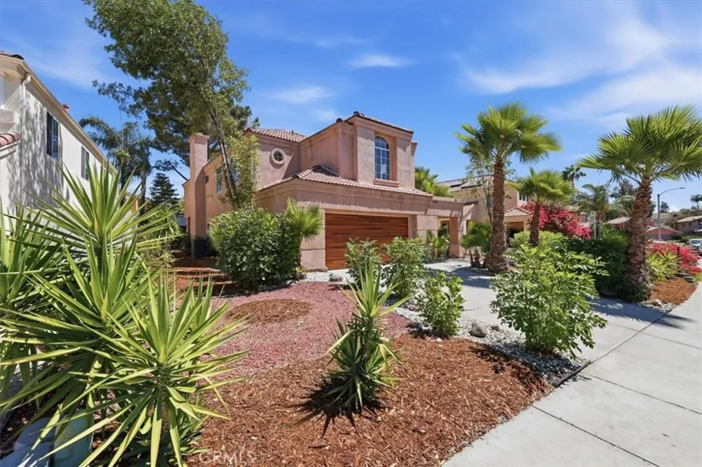 39876 Via Castana Murrieta, CA 92563