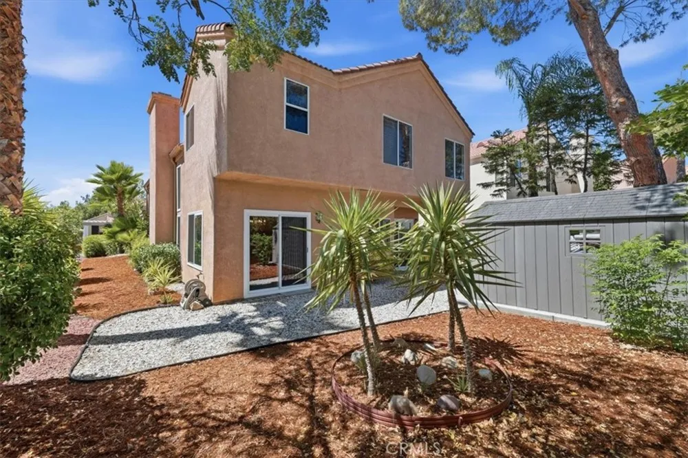 39876 Via Castana Murrieta, CA 92563