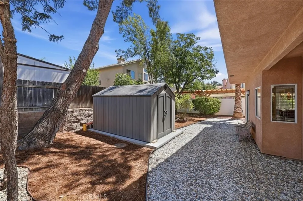 39876 Via Castana Murrieta, CA 92563