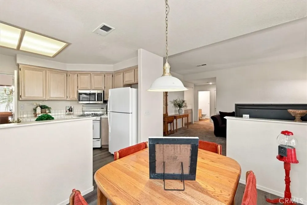 39876 Via Castana Murrieta, CA 92563