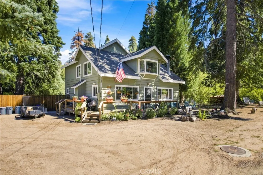 33910 Meadow Ln Green Valley Lake, CA 92341
