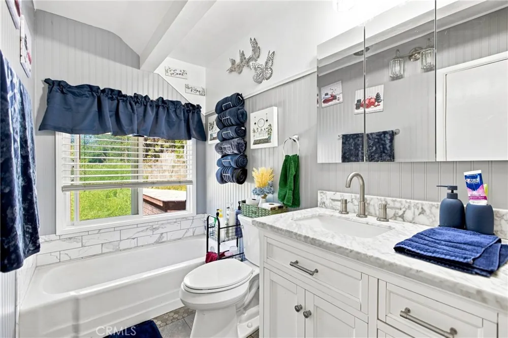 33910 Meadow Ln Green Valley Lake, CA 92341