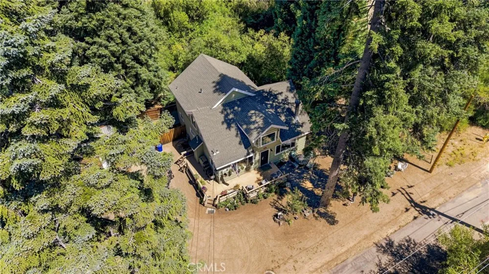 33910 Meadow Ln Green Valley Lake, CA 92341
