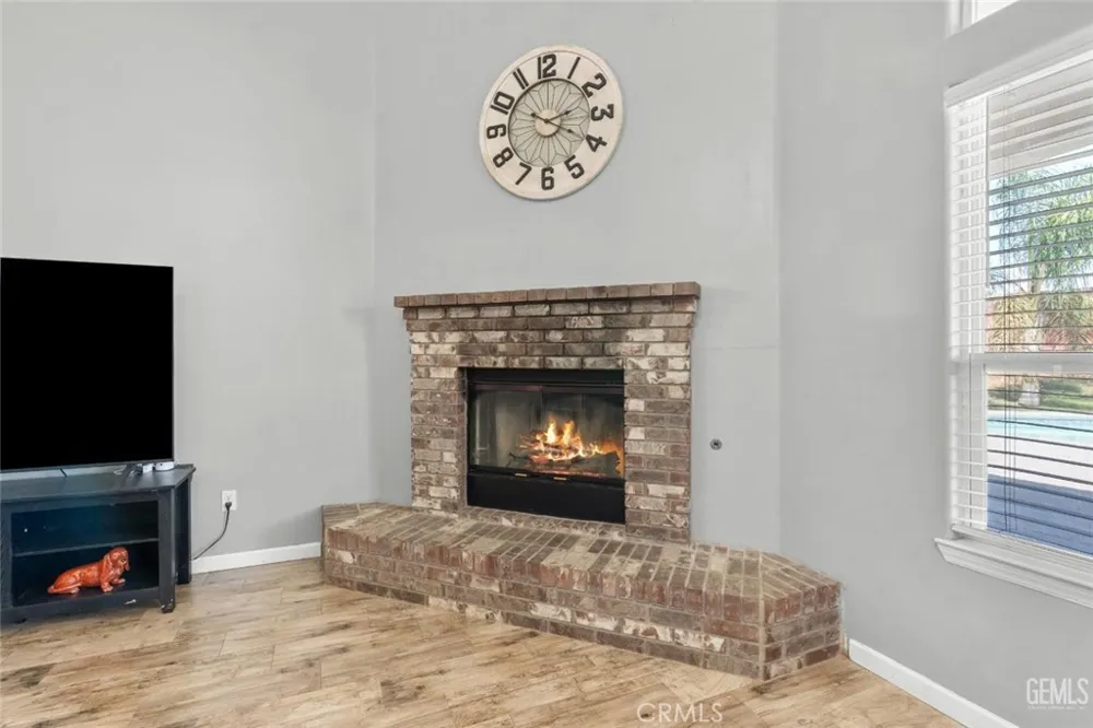 4005 Mesa Marin Bakersfield, CA 93306