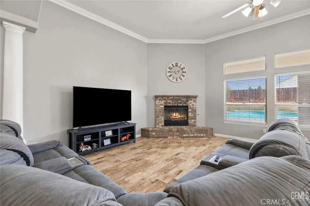 4005 Mesa Marin Bakersfield, CA 93306