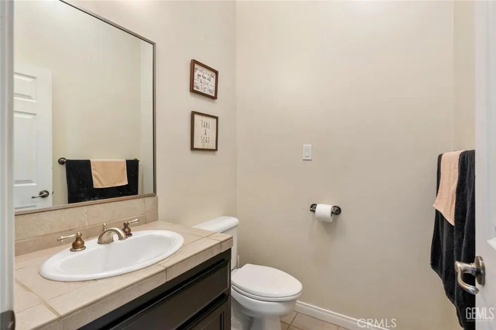 4005 Mesa Marin Bakersfield, CA 93306