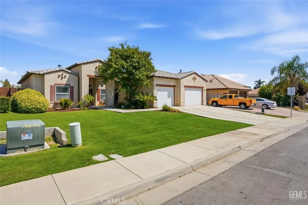 4005 Mesa Marin Bakersfield, CA 93306