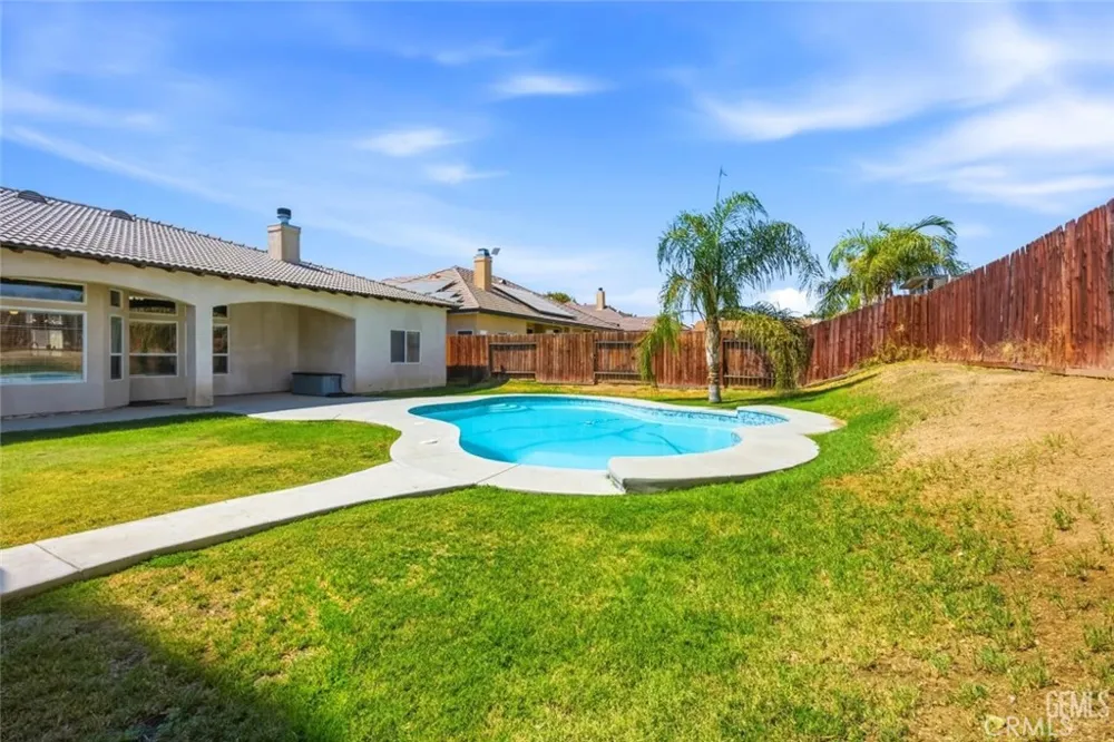 4005 Mesa Marin Bakersfield, CA 93306