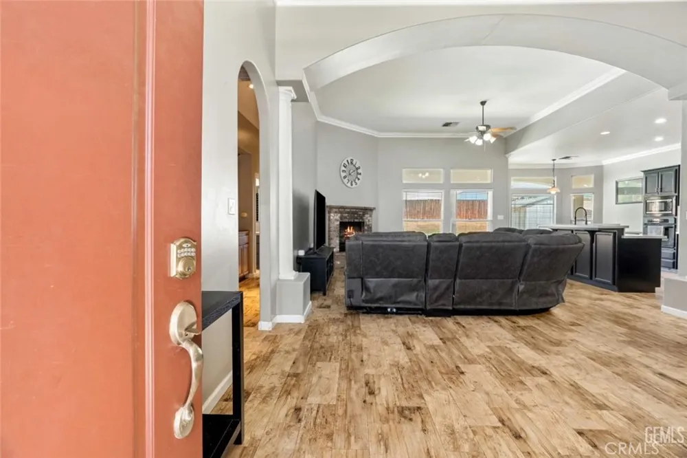 4005 Mesa Marin Bakersfield, CA 93306