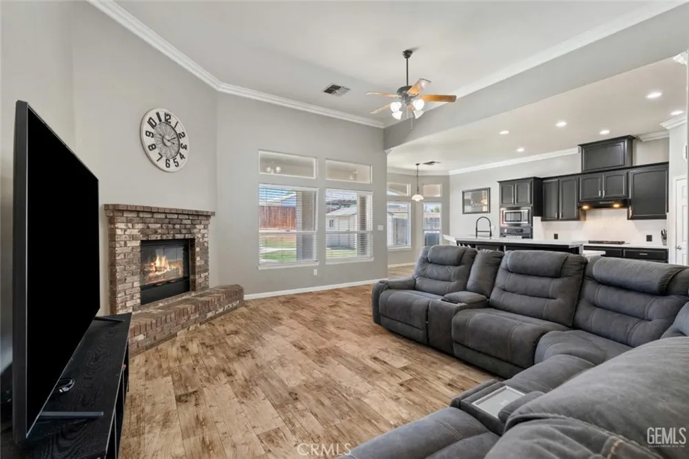4005 Mesa Marin Bakersfield, CA 93306