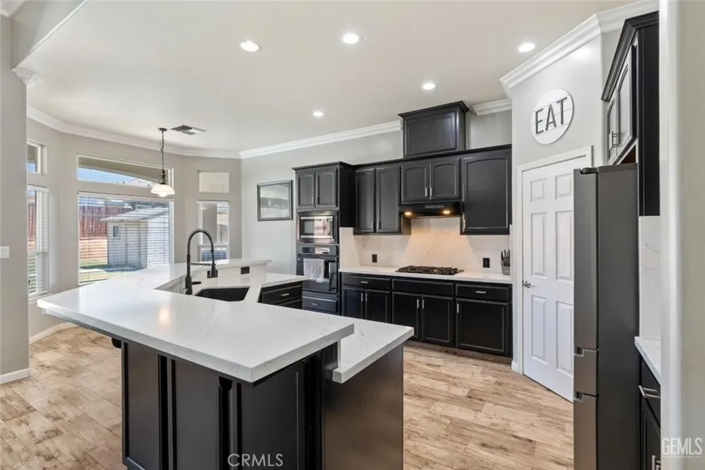 4005 Mesa Marin Bakersfield, CA 93306