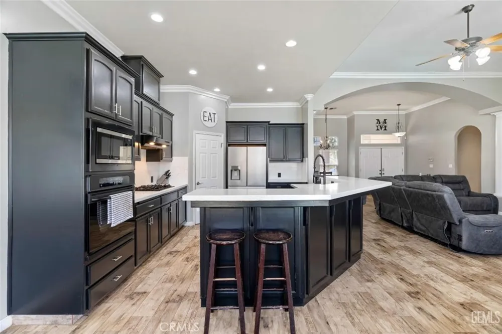 4005 Mesa Marin Bakersfield, CA 93306
