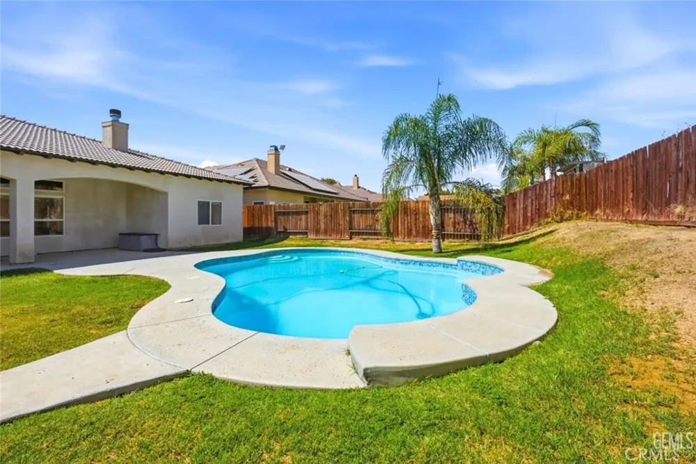 4005 Mesa Marin Bakersfield, CA 93306