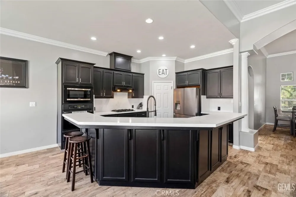 4005 Mesa Marin Bakersfield, CA 93306