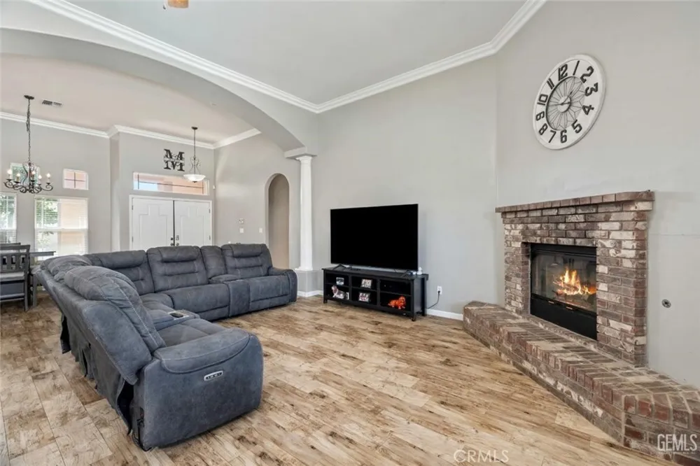 4005 Mesa Marin Bakersfield, CA 93306