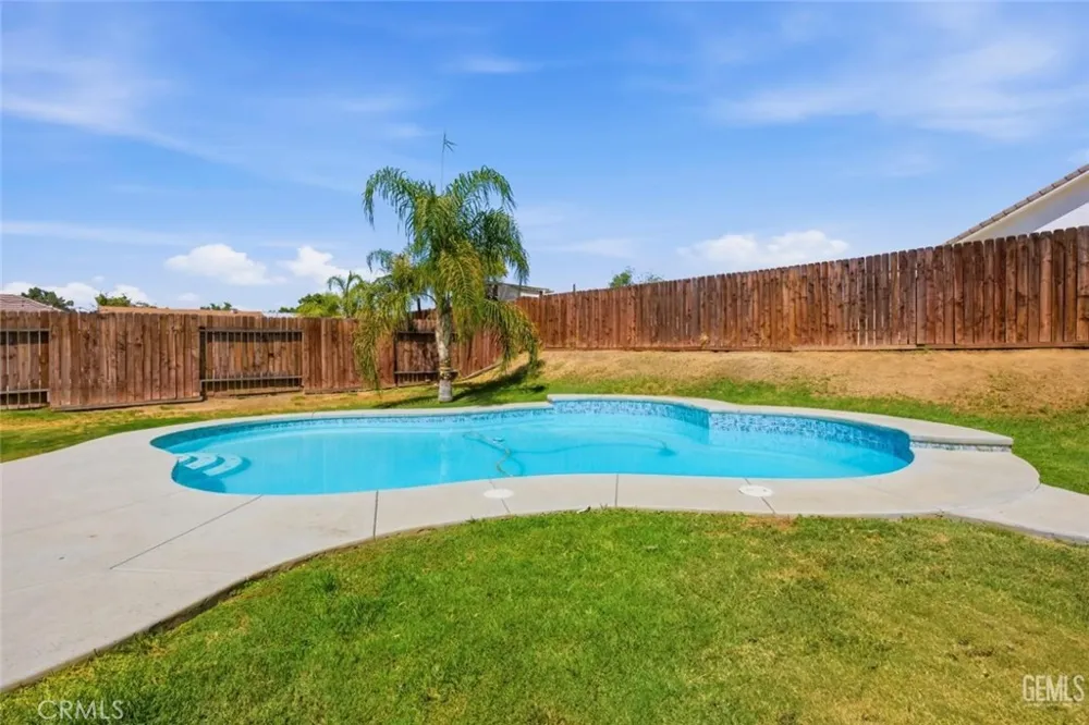 4005 Mesa Marin Bakersfield, CA 93306