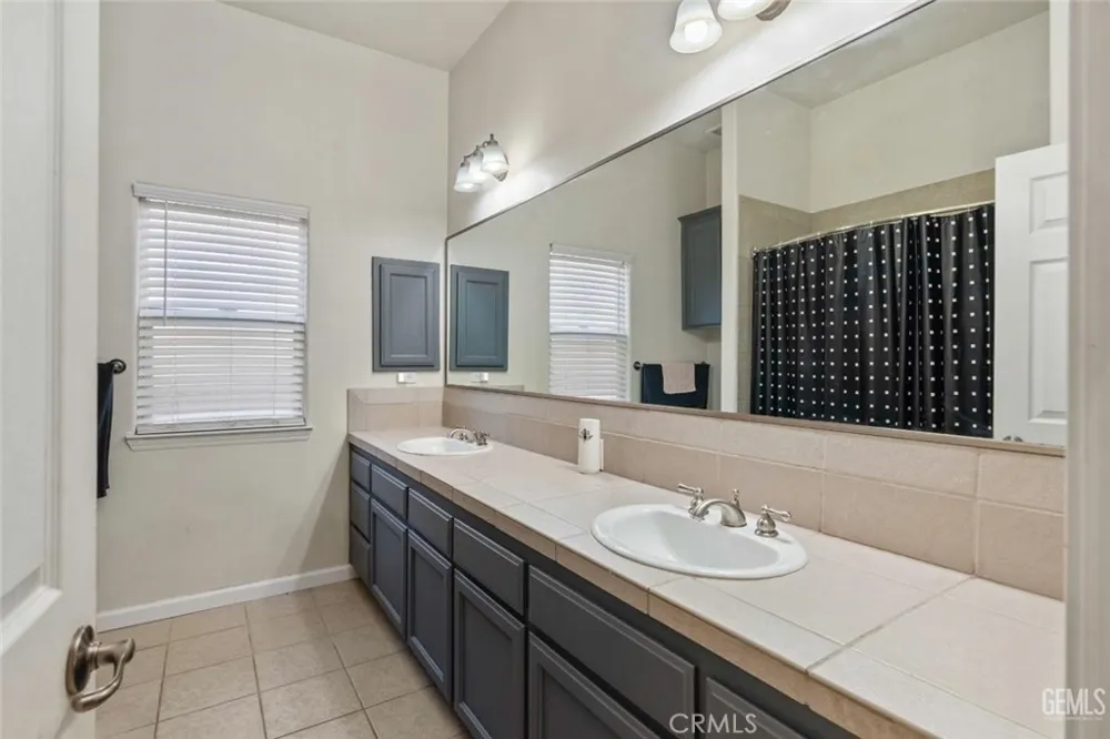 4005 Mesa Marin Bakersfield, CA 93306