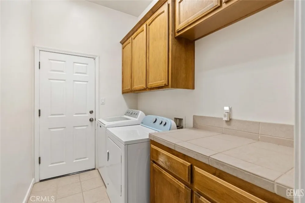 4005 Mesa Marin Bakersfield, CA 93306