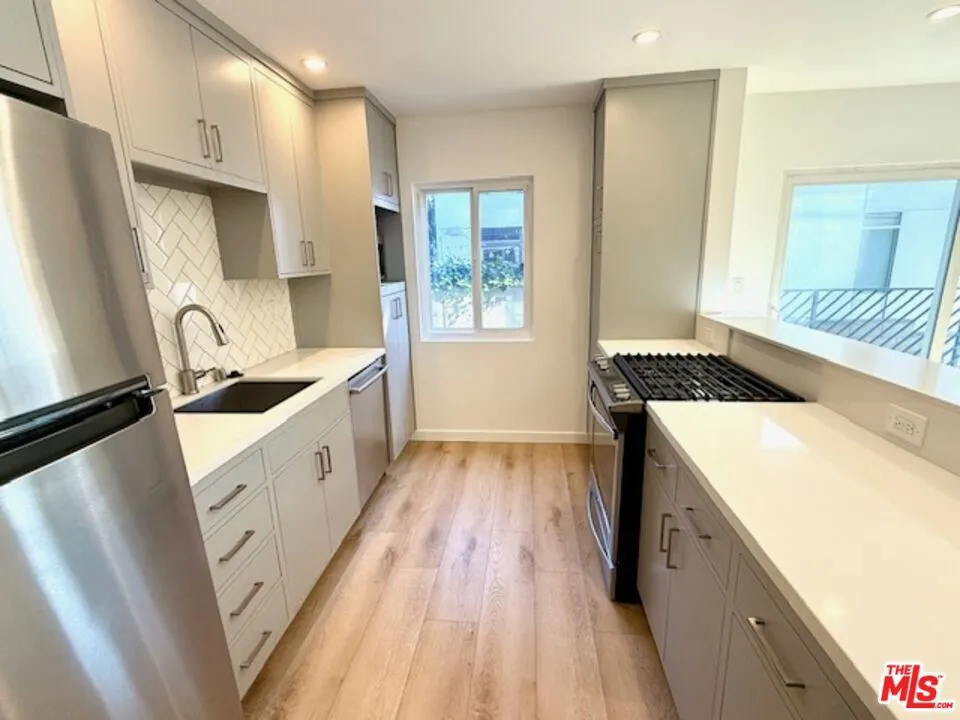 8115 Romaine Street #5 West Hollywood, CA 90046