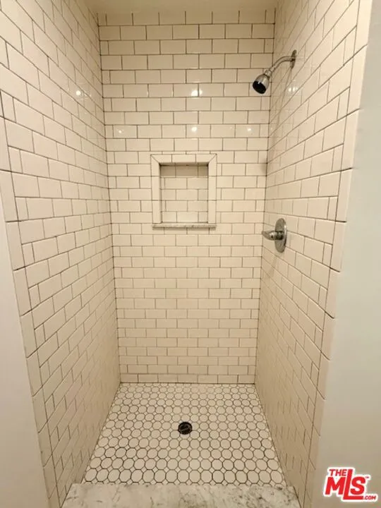 8115 Romaine Street #5 West Hollywood, CA 90046