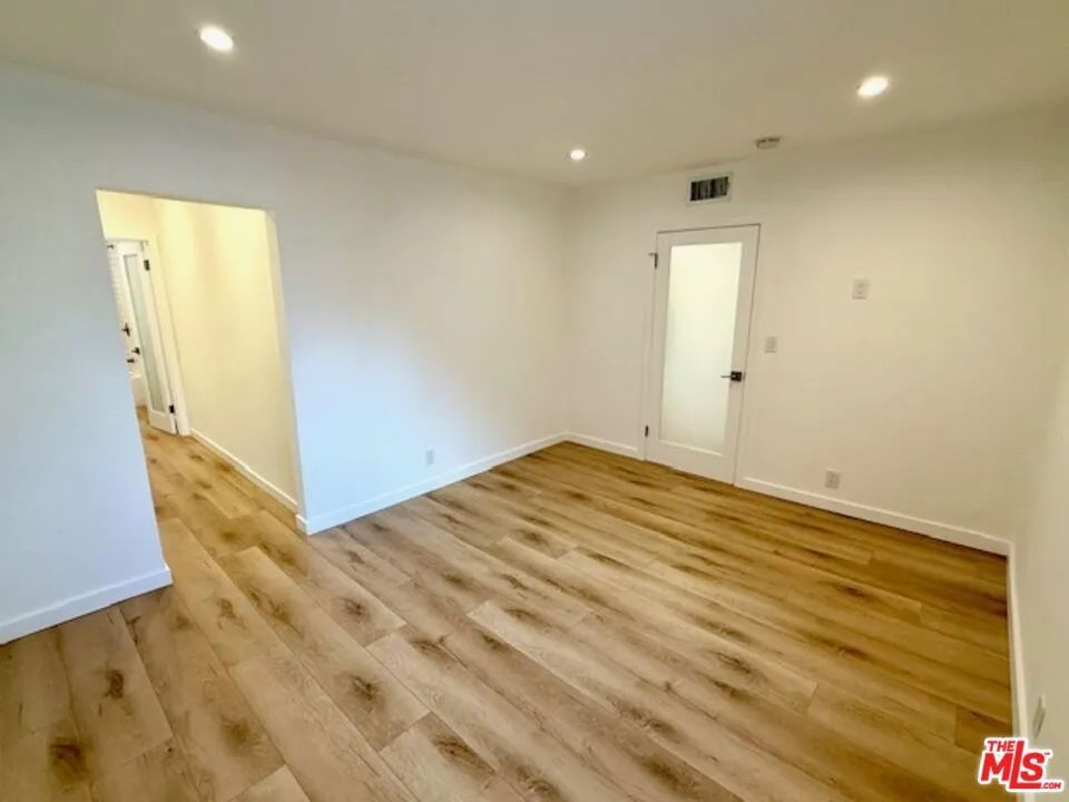 8115 Romaine Street #5 West Hollywood, CA 90046