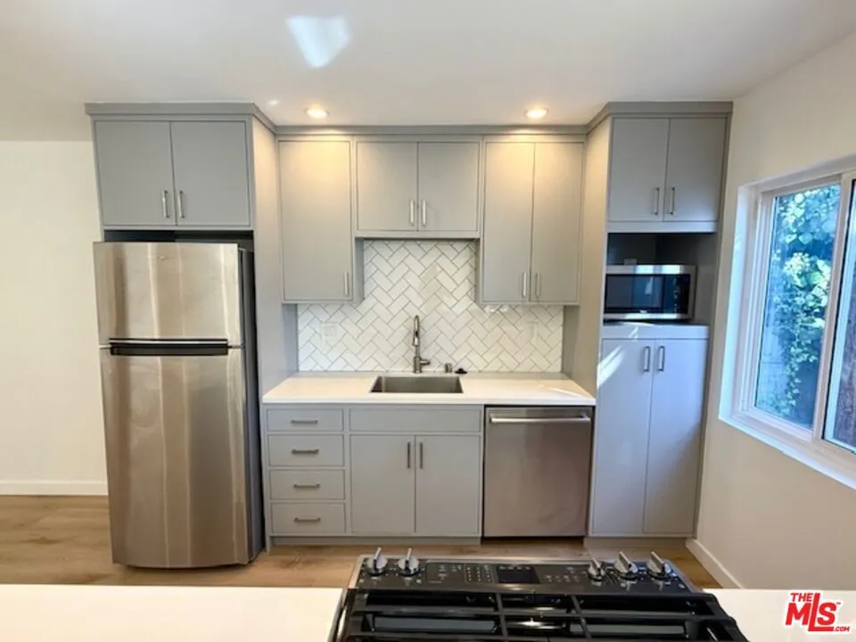 8115 Romaine Street #5 West Hollywood, CA 90046