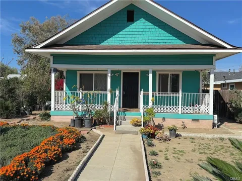 301 E Nevada