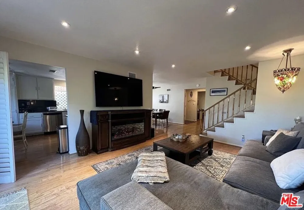 5407 Isabella Court Agoura Hills, CA 91301