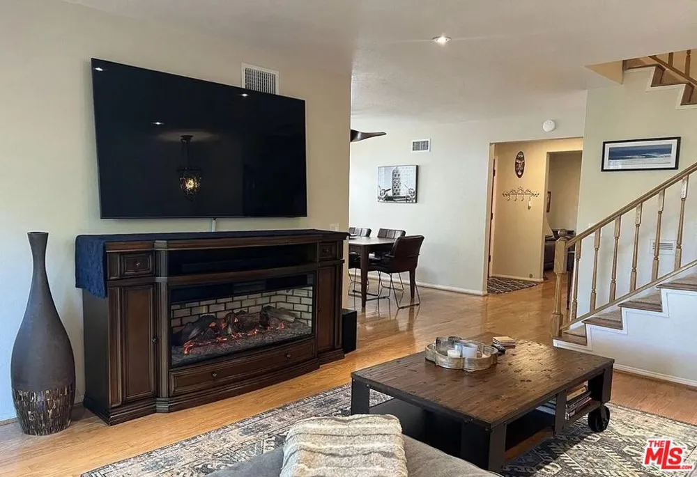 5407 Isabella Court Agoura Hills, CA 91301