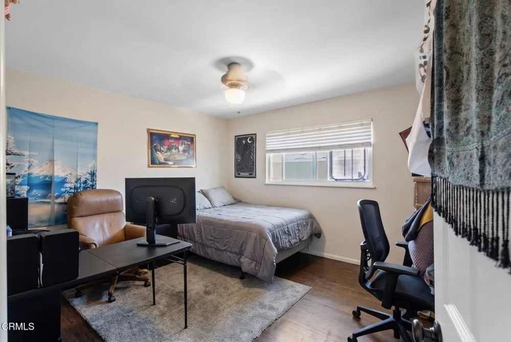 65 ,73 College Drive Ventura, CA 93003