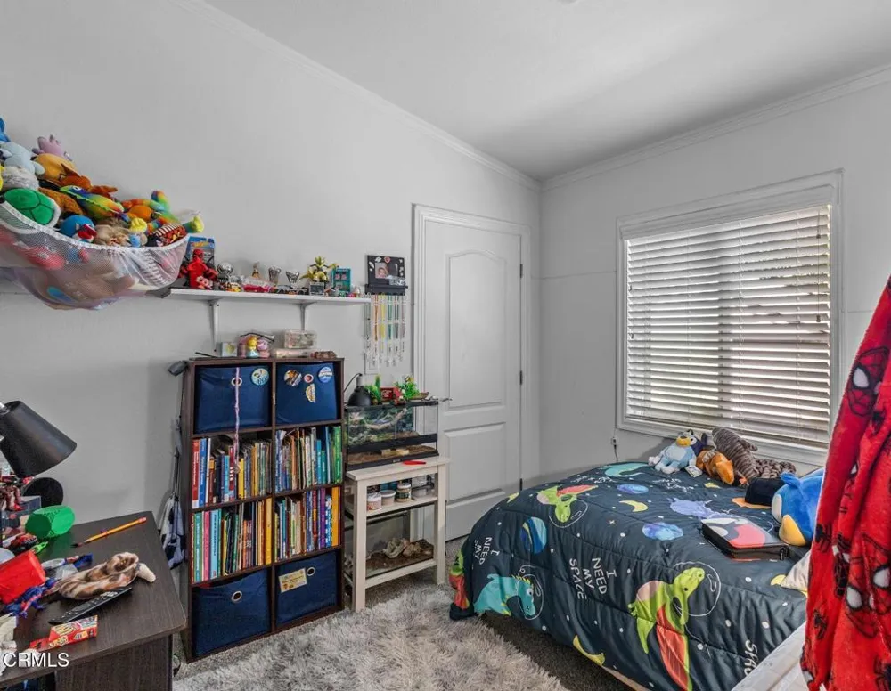 65 ,73 College Drive Ventura, CA 93003