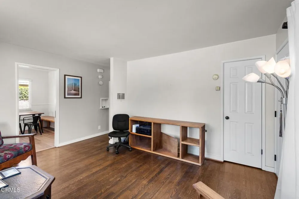 65 ,73 College Drive Ventura, CA 93003