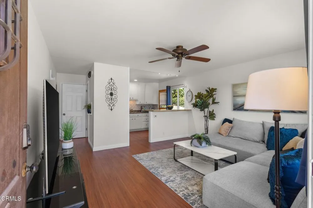65 ,73 College Drive Ventura, CA 93003