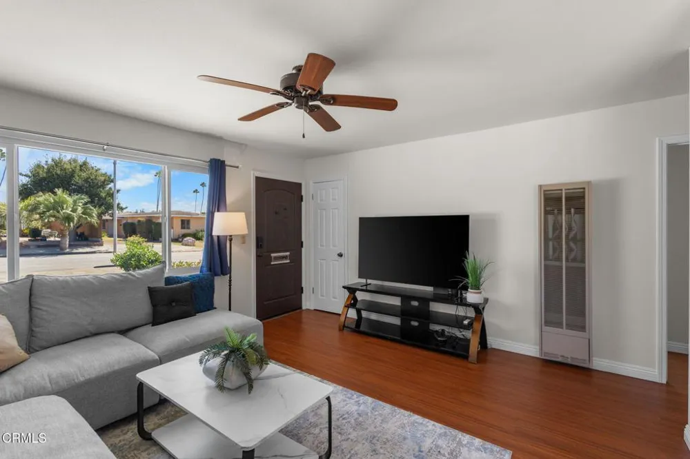 65 ,73 College Drive Ventura, CA 93003