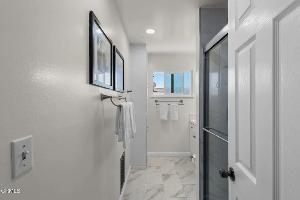 65 ,73 College Drive Ventura, CA 93003