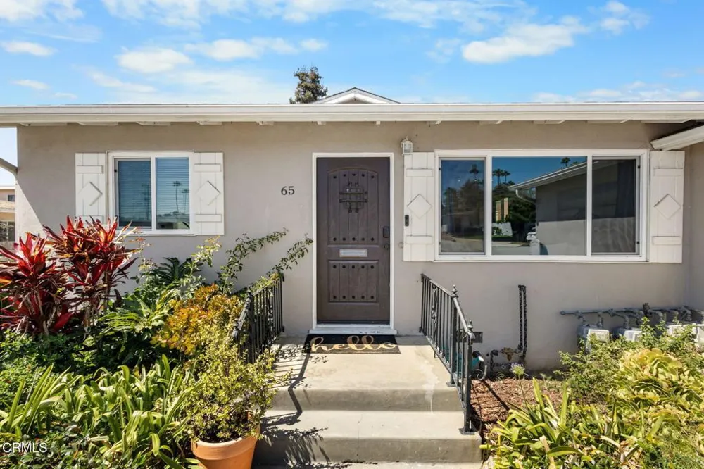 65 ,73 College Drive Ventura, CA 93003