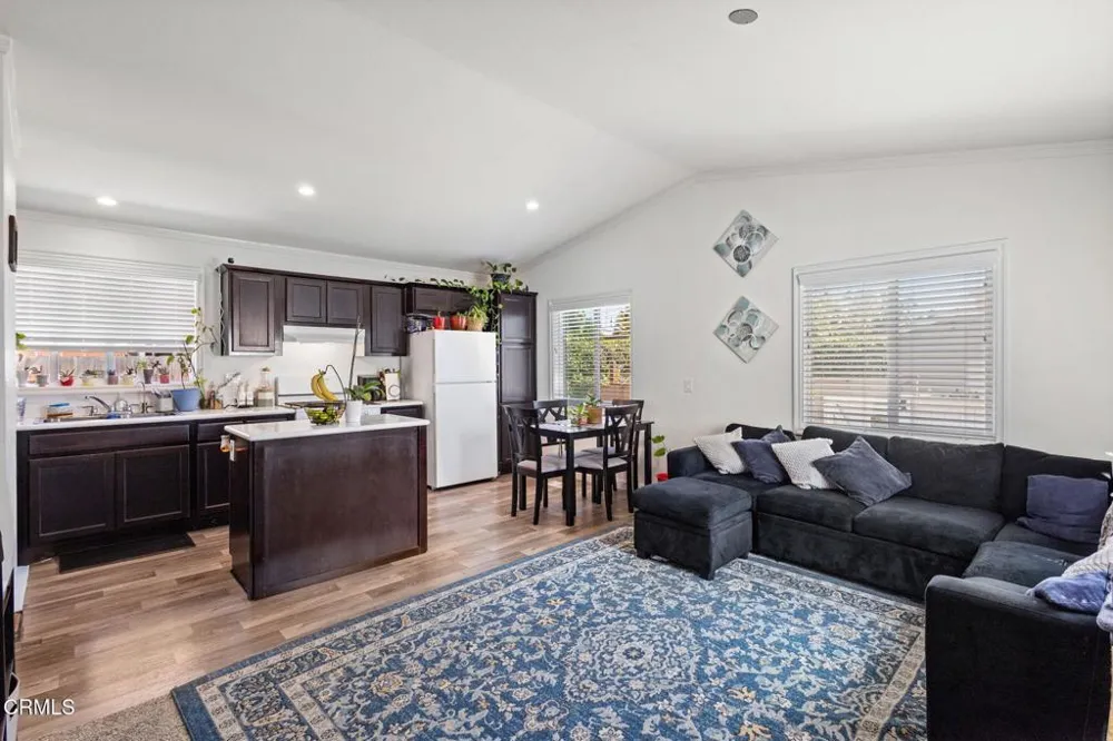 65 ,73 College Drive Ventura, CA 93003